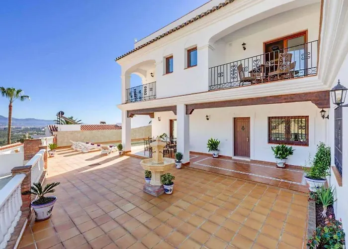 Lara Pinta Villa Nerja