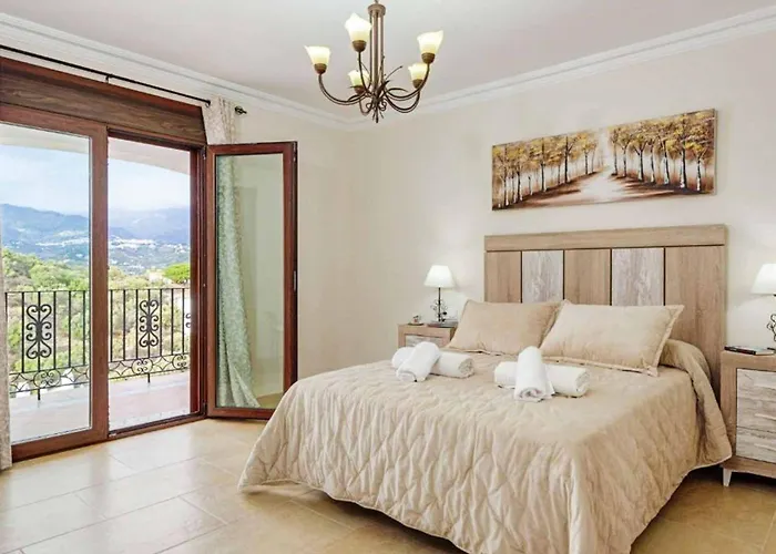 Lara Pinta Villa Nerja
